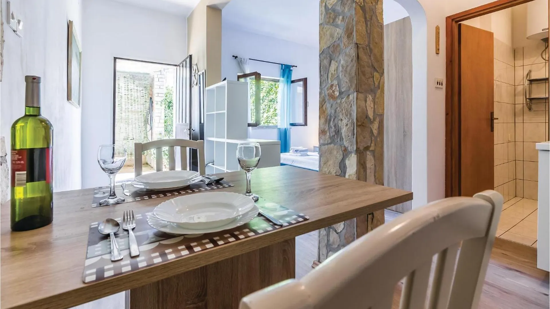 Awesome Apartment In Pula With Wifi 0*,