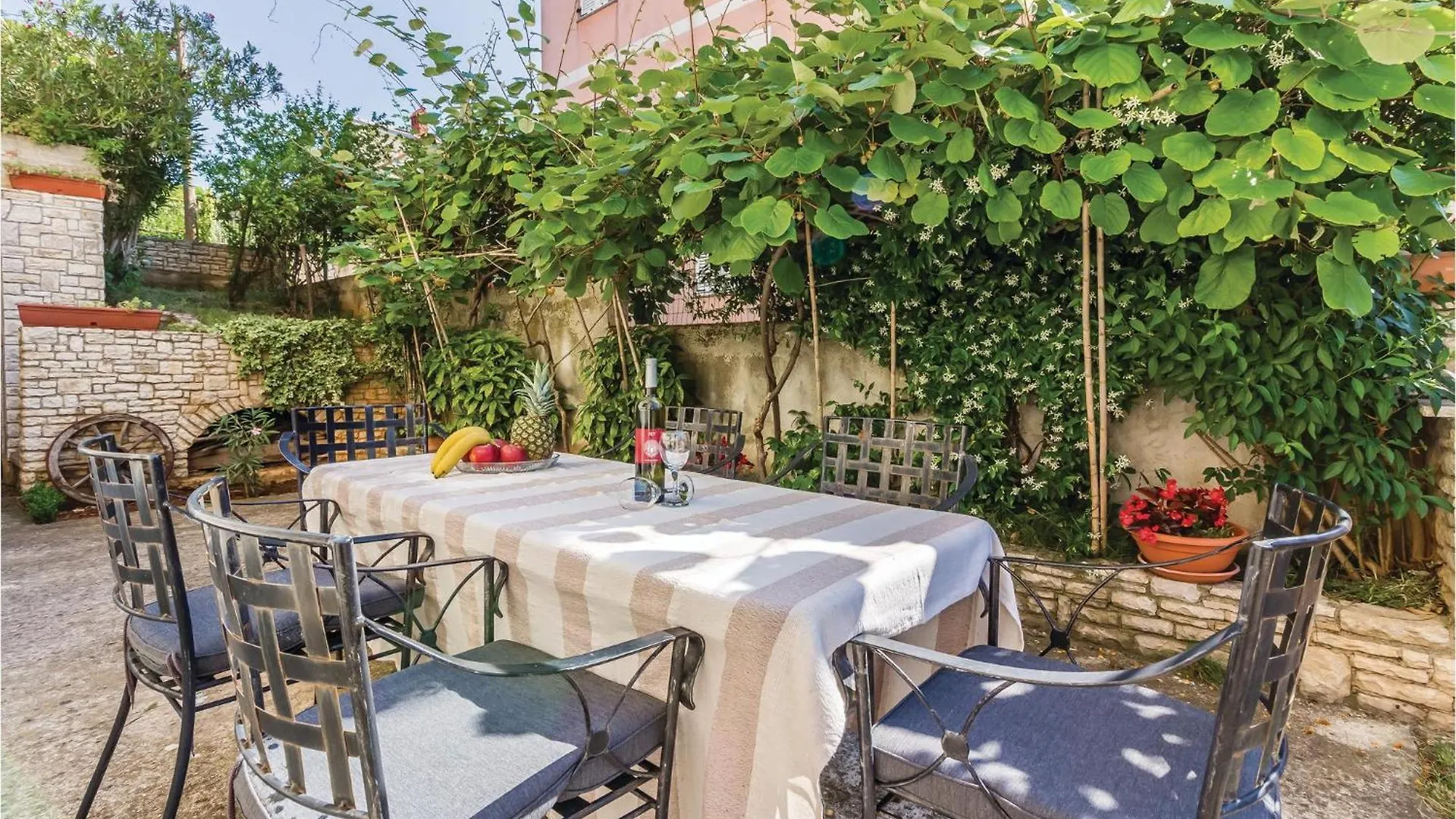 Awesome Apartment In Pula With Wifi